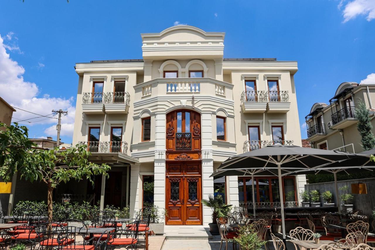 Vila Borgjeze Корча Екстериор снимка